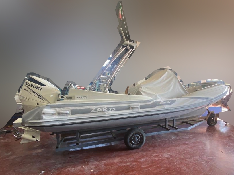 <<< VENDUTO >>> Zar 75 Suite Plus + Suzuki 300 hp + Carrello (tutto 2016)<br><a href=dettaglio.aspx?Id=17 >VAI ALLA SCHEDA</a>